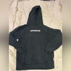 Seven lions sweater size small